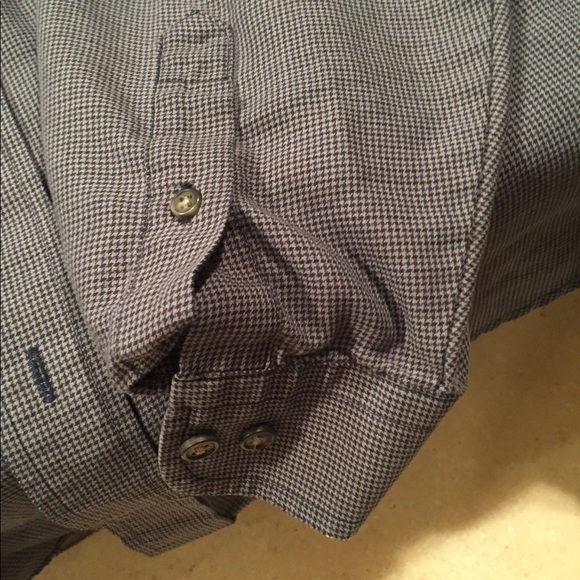 Van Heusen button up shirt - Picture 5 of 5